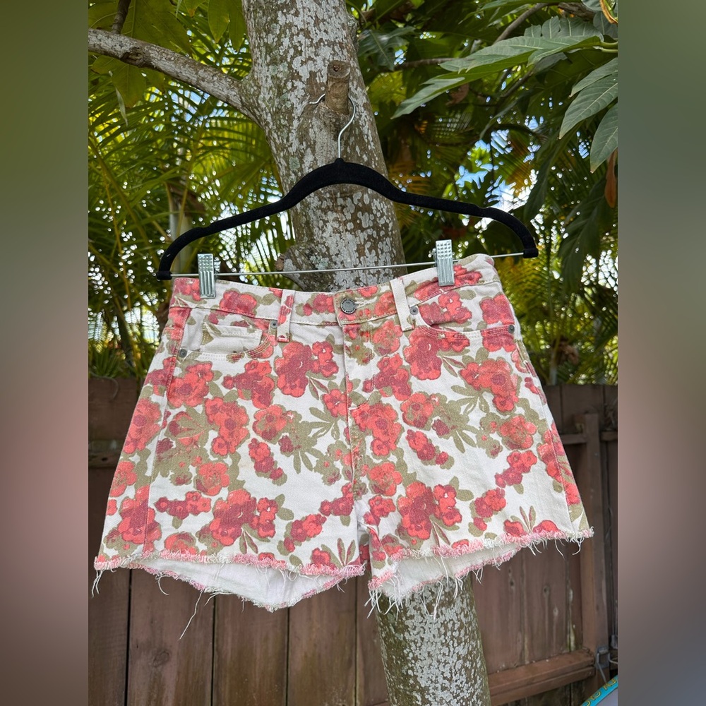 PAIGE Lola High Rise Cut Off Shorts Floral Size 27